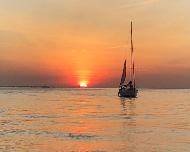 Lisbon: Sunset Cruise - Departure Point and Monuments