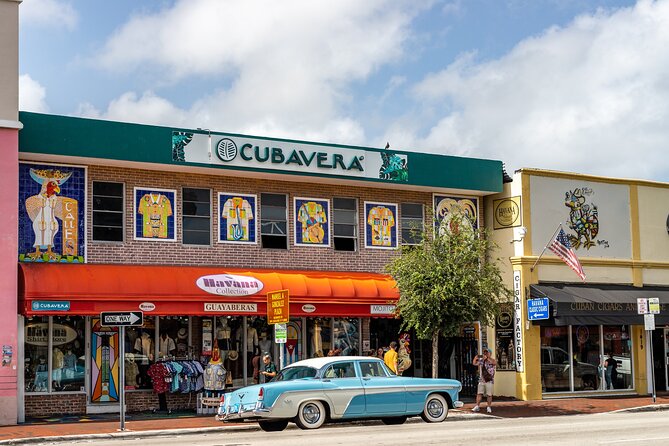 Little Havana WOW Walking Tour - Small Group Size - Tour Host Identification