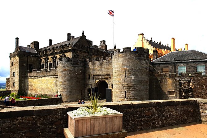 Loch Lomond, Stirling Castle, Distillery Luxury Private Tour - Itinerary Overview