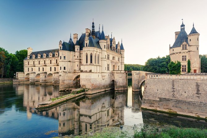 Loire Valley Day Trip With 3 Castles Including Chambord and Chenonceau - Free Time for Exploration and Photography