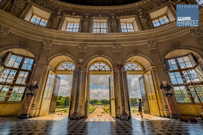 Luxury Evening Dining Experience at Chateau De Vaux-Le-Vicomte - Transportation and Pickup Information