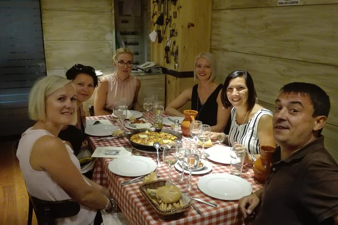 Madrid Historical Walking Tour With Food Tasting and Dinner - Tour Guides and Customer Reviews