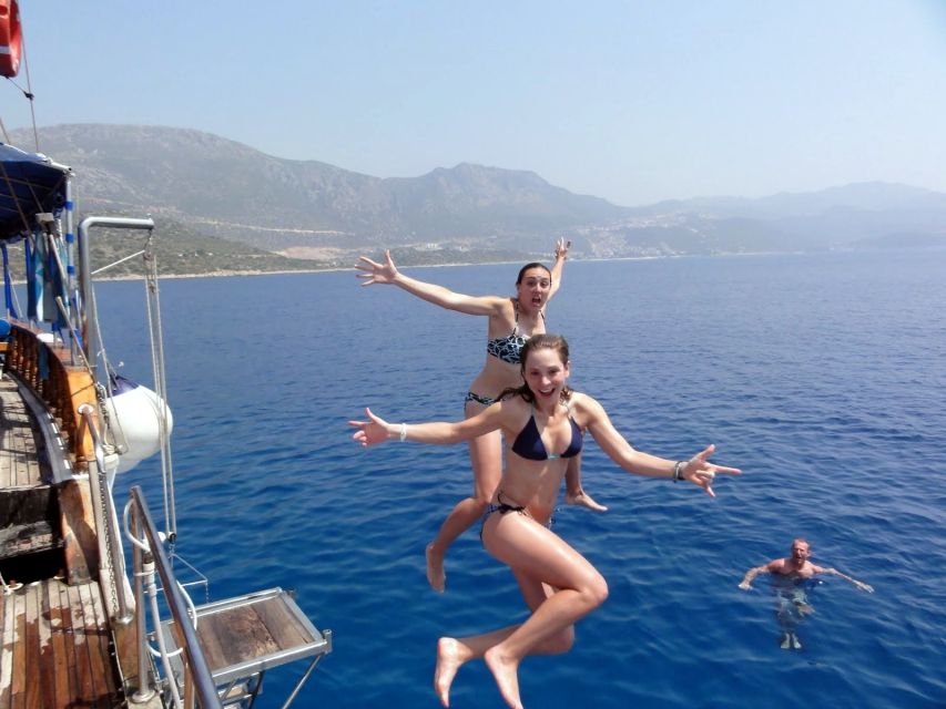 Marmaris: Boat Trip With Unlimited Drinks and BBQ Lunch - Logistics and Duration Details