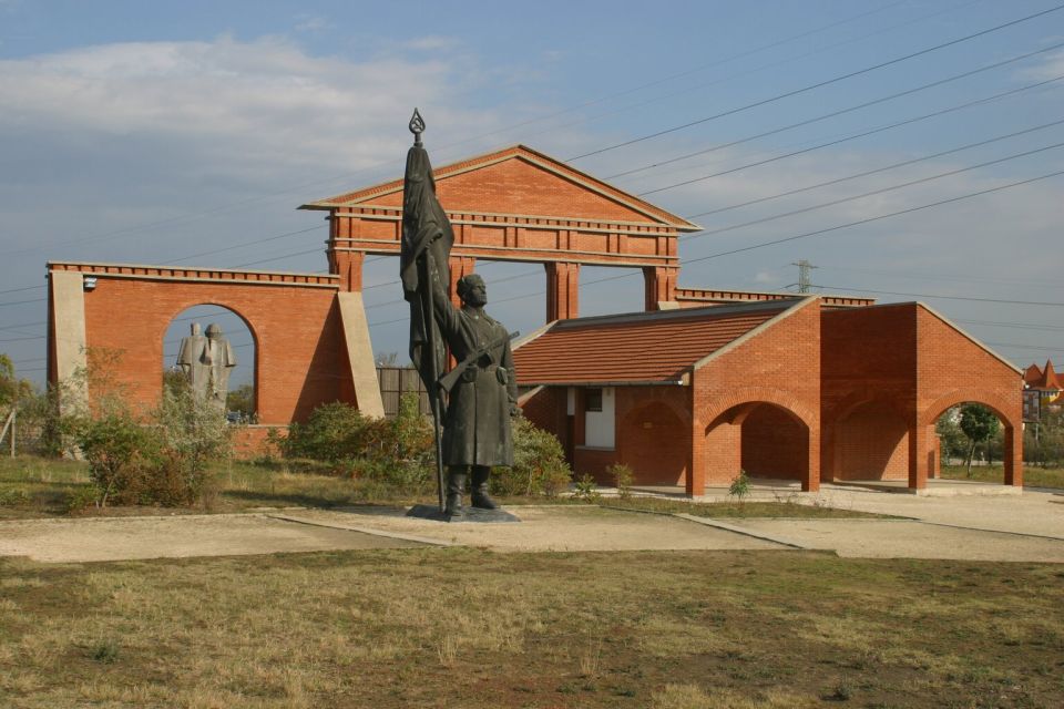 Memento Park: Official Guided Tour With Entry Ticket - Experience Highlights