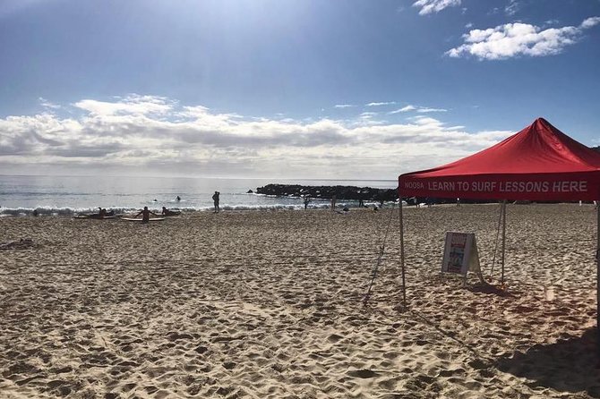 Merricks Noosa Learn to Surf: 2 Hour Group Surfing Lesson - Included Surf Gear