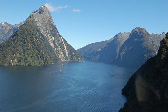 Milford Sound Helicopter Flight and Cruise From Queenstown - Tour Overview