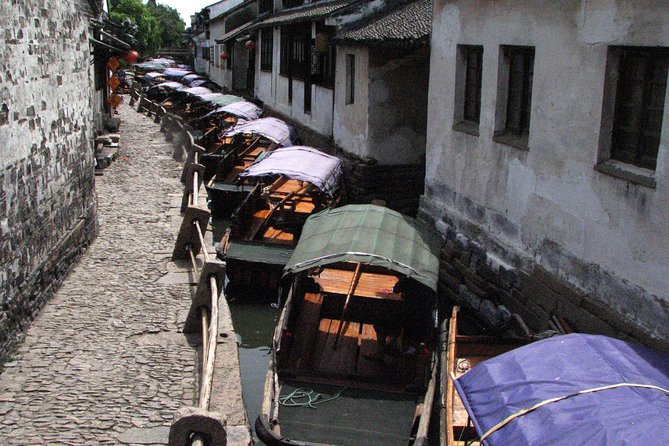 Mini Group: One-Day Zhouzhuang and Jinxi Water Town Tour - Group Size and Experience