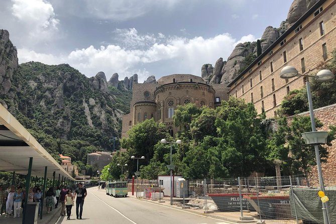 Montserrat Private Tour From Barcelona With Pick-Up - Tour Overview and Itinerary Highlights