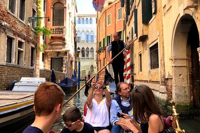 Morning Walking Tour of Venice Plus Gondola Ride - Traveler Information
