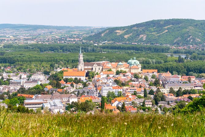 Mountainbike Magic: Viennas Forest, Danube, Monastery and Wine. - Visiting Monasteries in the Region