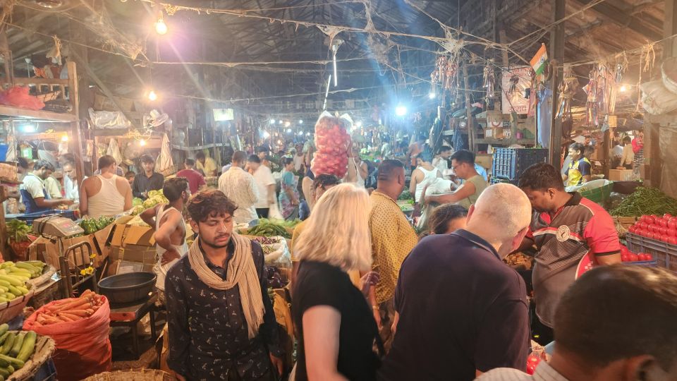 Mumbai: Mumbai At Dawn - Unveiling Mumbais Markets