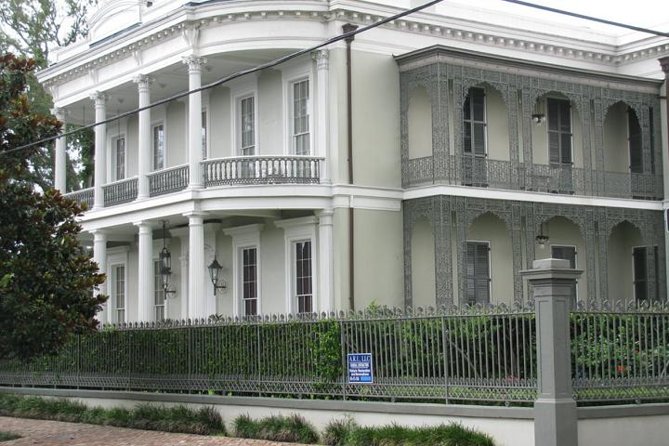 New Orleans Homes of the Rich and Famous Tour of the Garden District - Historical Insights Shared Along the Way