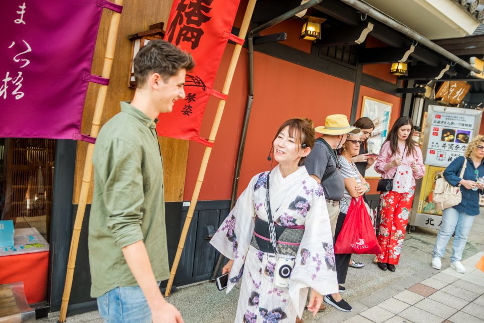 Night Walk in Gion: Kyoto's Geisha District - Guided Night Stroll Through Gion