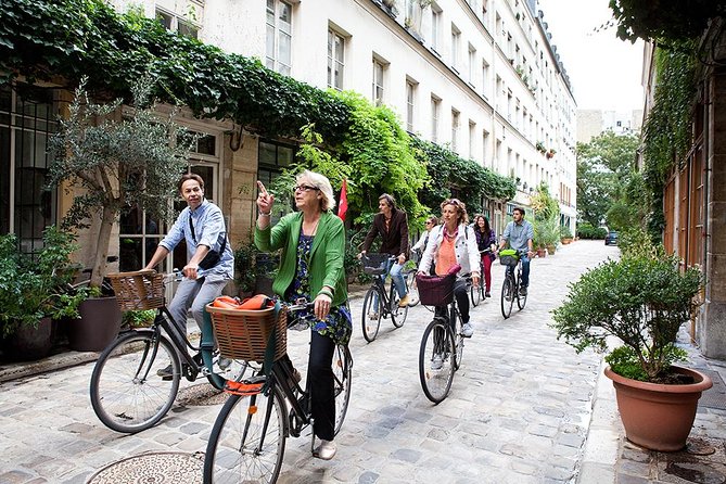 Paris 3-Hour Bike Tour and Market Food Tasting - Traveler Experience