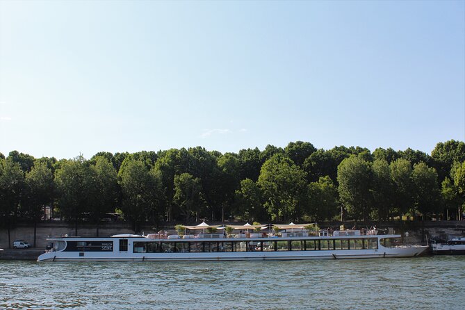 Paris Gourmet Dinner Seine River Cruise With Singer and DJ Set - Booking and Logistics