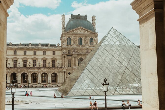 Paris Gourmet Food and Louvre Skip-the-Line Guided Tour in 1 Day - Gourmet Food Experience