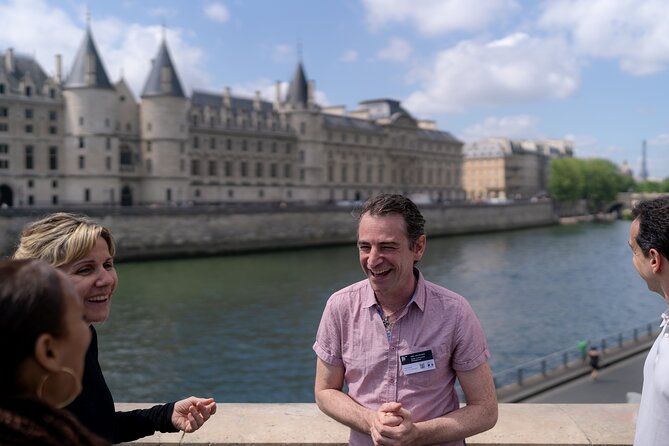 Paris Iconic Neighborhoods Guided Walking Tour - Inclusions and Services Provided