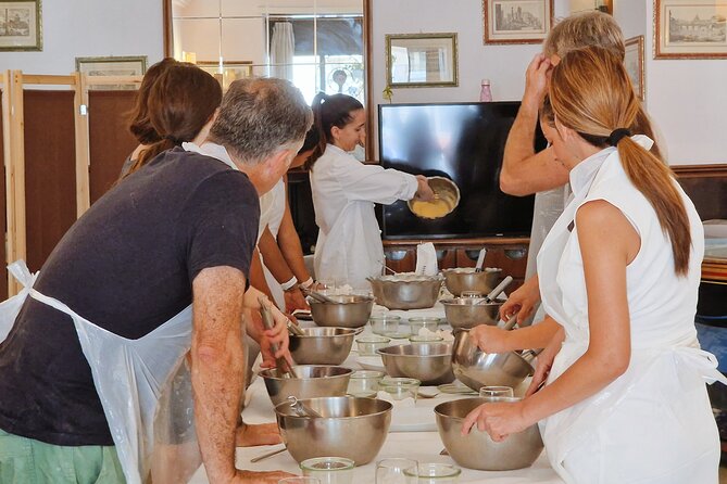 Pasta and Tiramisu Cooking Class in Rome, Piazza Navona - Support and Assistance