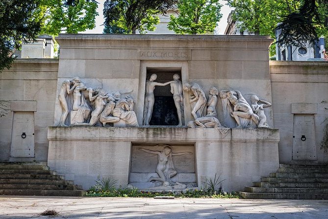 Pere Lachaise Cemetery Private Tour - Expert Guide