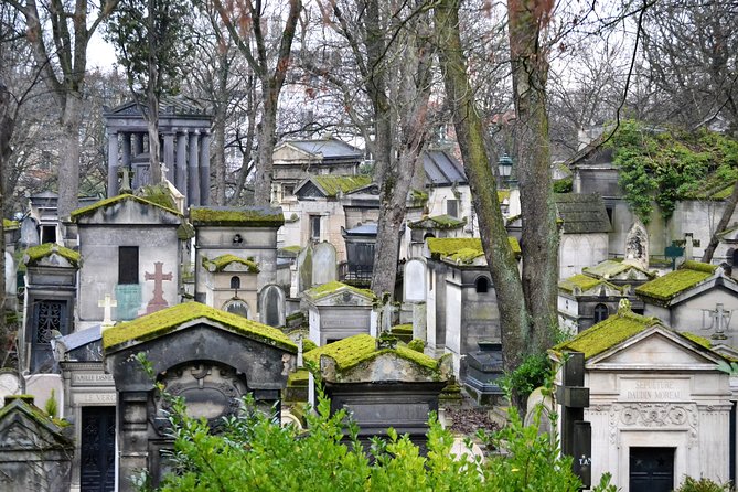 Pere Lachaise Cemetery Walking Tour in Paris - Language and Guide