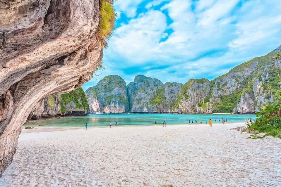 Phi Phi Island Bliss: A Tropical Adventure" - Tour Guide and Pickup Information