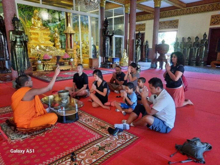 Phnom Penh and Local Market With Street Food Tasting Tour - Market Exploration