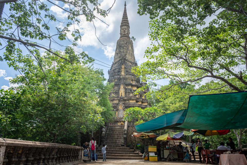 Phnom Penh: Phnom Oudong & Koh Chen Village - Lunch Include - Scenic Hike to Mountain Top