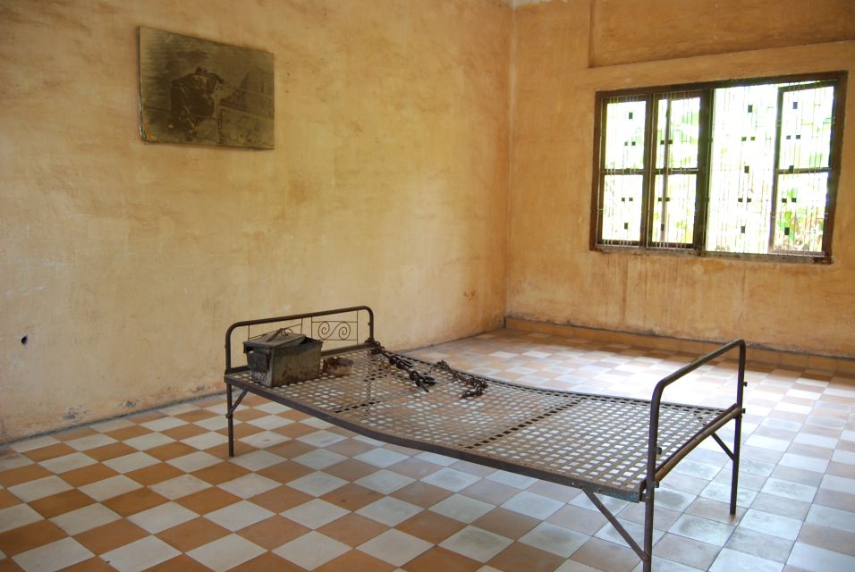Phnom Penh: Tour of Tuol Sleng Prison and Choeng Ek Memorial - Cancellation Policy and Payment Options