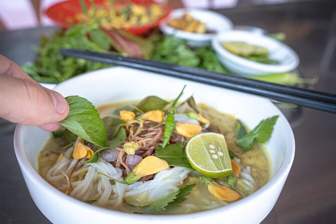 Phnom Penh's Culinary Underground: Local Food Tour by Tuk-tuk - Traveler Experience