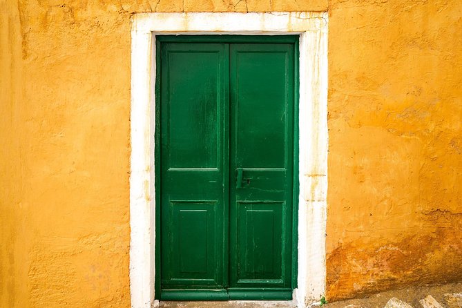 Photography Workshop & Tour in Corfu Old Town - Logistics and Accessibility