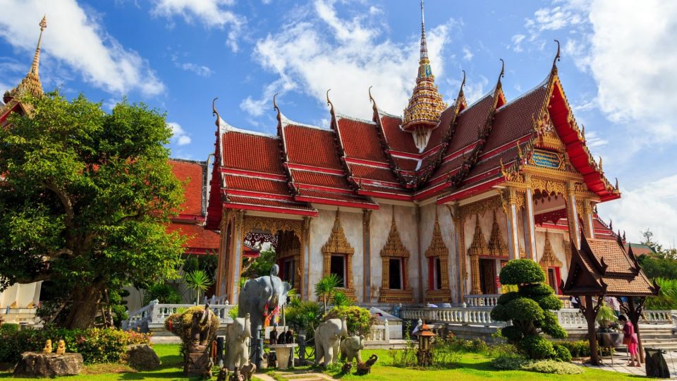 Phuket: Old Town, Chalong Temple, and Great Buddha Van Tour - Old Town Exploration