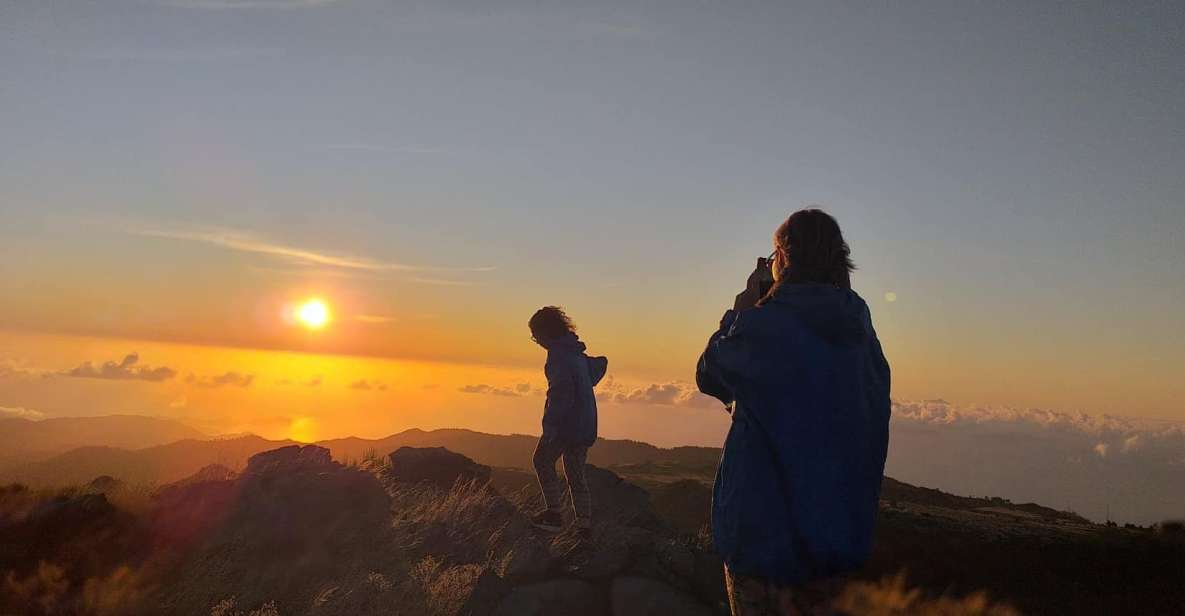 Pico Do Arieiro: Private 4x4 Sunrise Trip With Hot Drinks - Experience Highlights