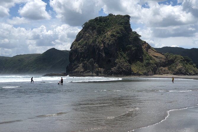 Piha Beach - Natural Beauty and Scenery