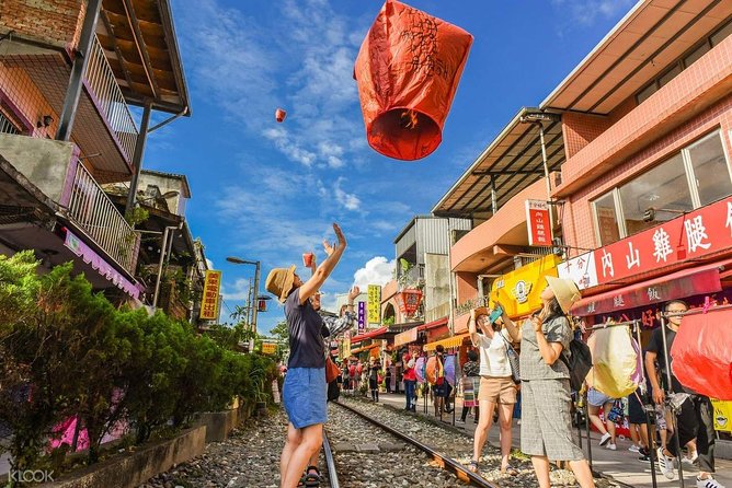 Pingxi Sky Lantern Flying, Shifen Old Street Stroll (Morning 5 Hours) - Essential Inclusions