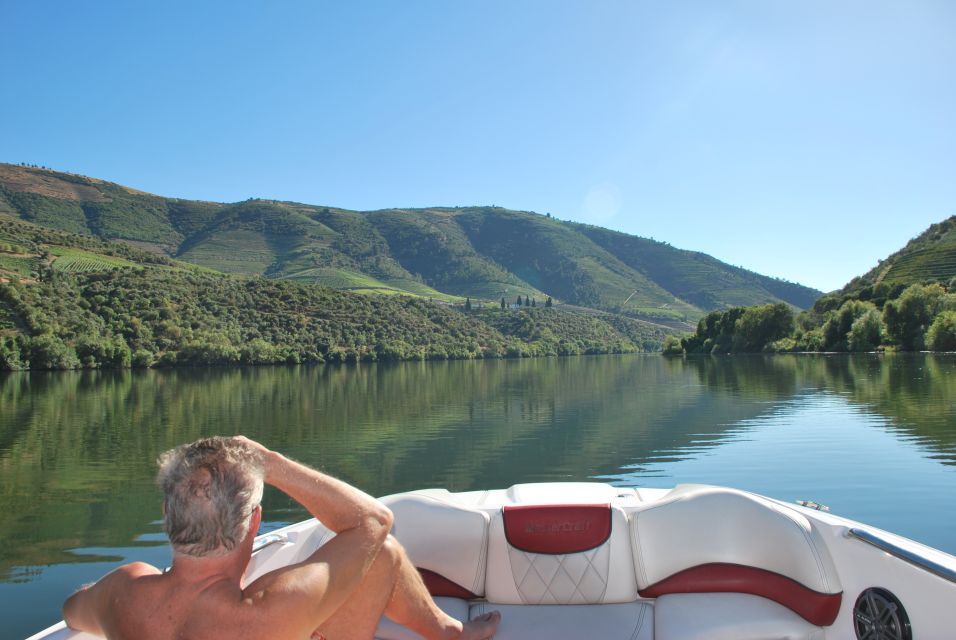 Pinhão: River Douro Speedboat Tour With Water Sports - Instructor and Setting Information