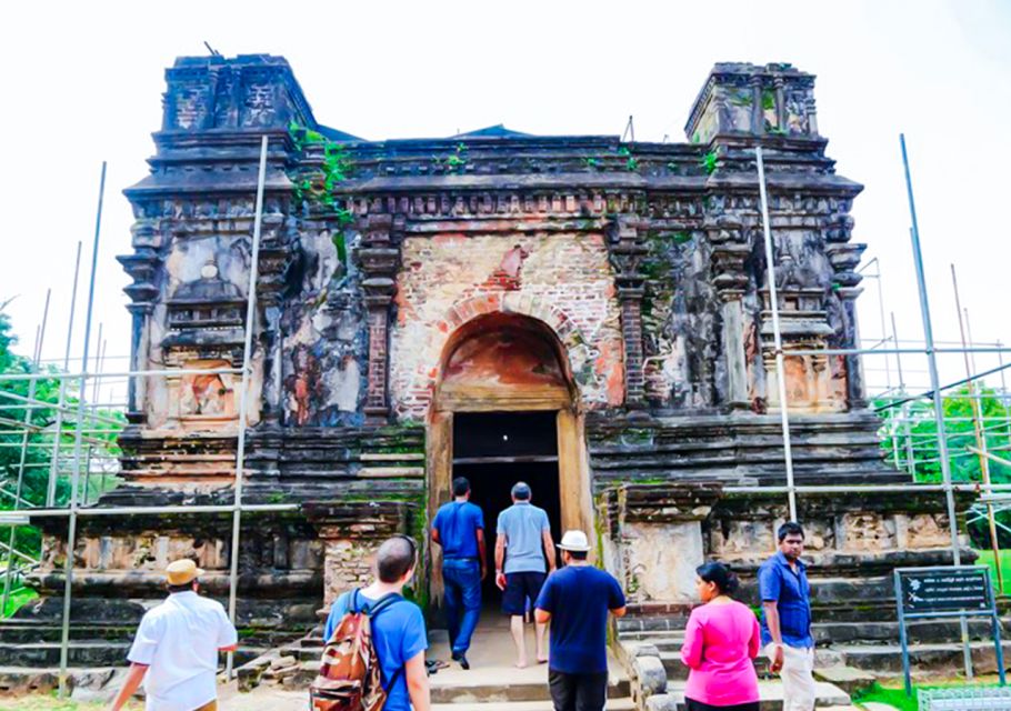Polonnaruwa: Explore by Tuk-Tuk Tour - Pickup & Tour Inclusions