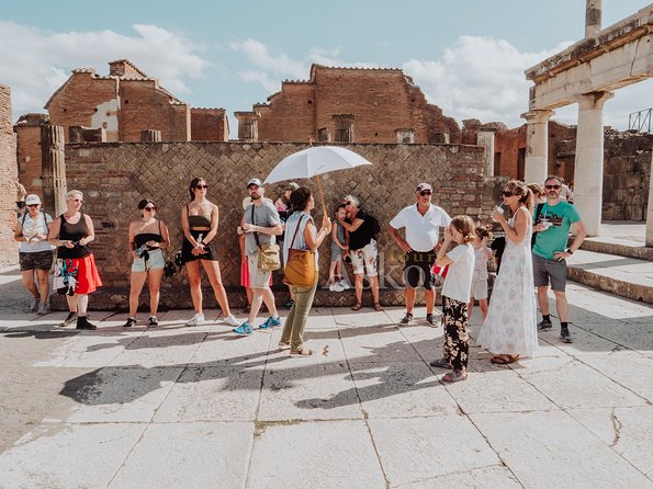 Pompeii Small Group Tour With an Archaeologist - Tour Experience