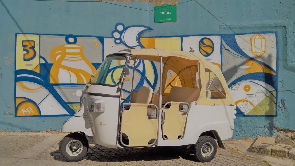 Porto: Guided Historical Center Tuk Tuk Tour - Language Options and Private Groups