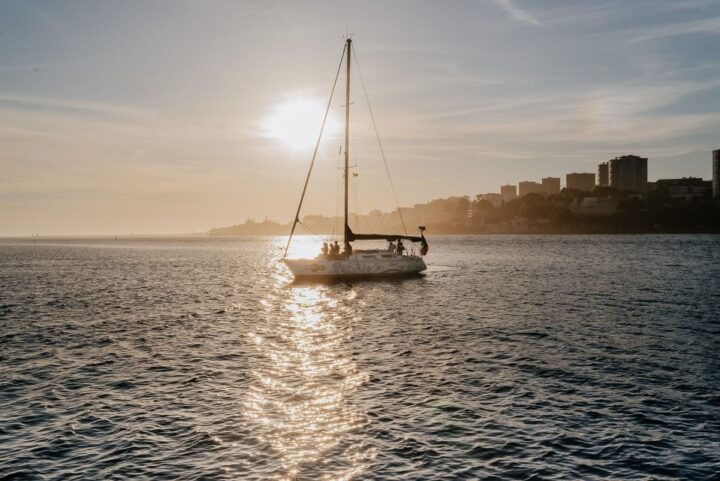 Porto: Shared Douro River Sunset Cruise With Welcome Drink - Experience Highlights