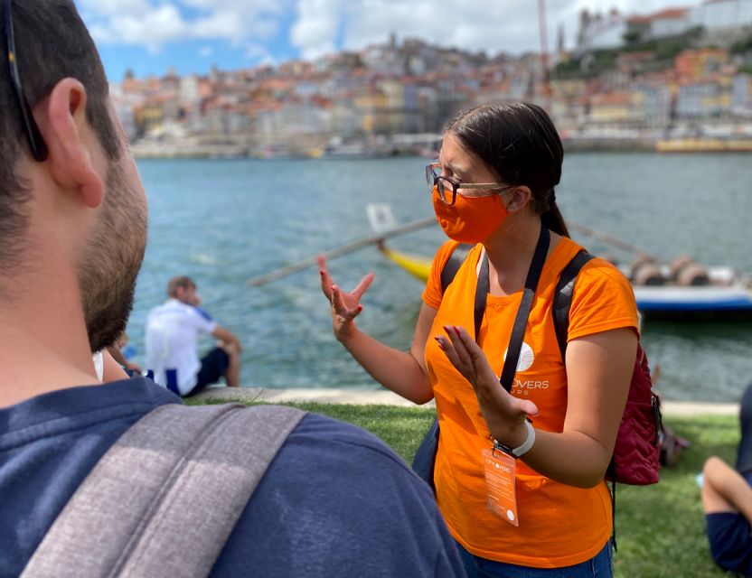 Porto: Walking and Wine Tasting Tour With Snacks - Experience Highlights