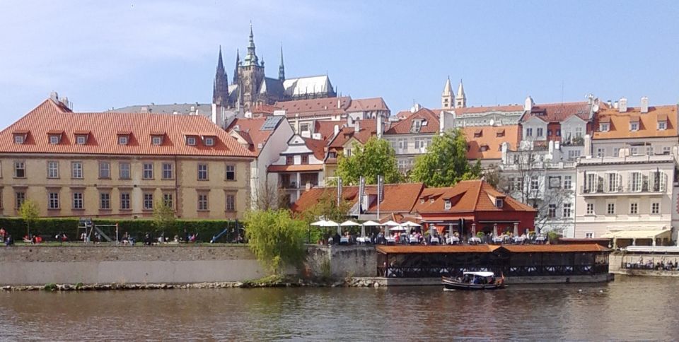 Prague: 3-Hour Evening River Cruise With Dinner - Experience Highlights