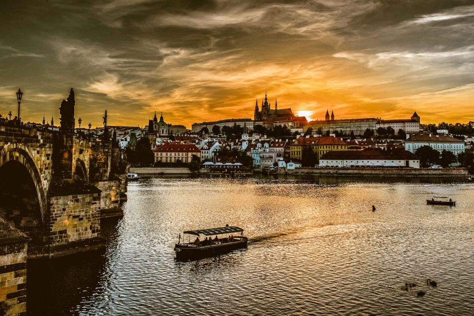 Prague: 45-Minute Sightseeing Cruise to Devils Channel - Sightseeing Experience