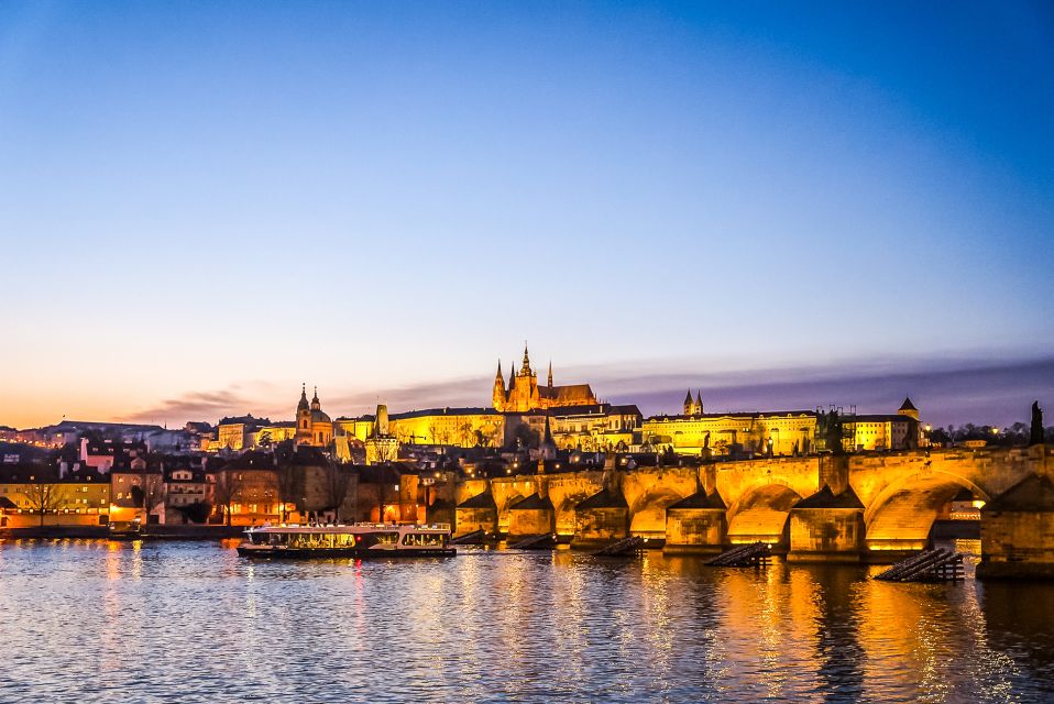 Prague: 50-Minute Sightseeing Evening Cruise - Experience Highlights