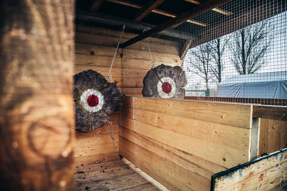 Prague: Axe Throwing Experience With Barbecue and Beer - Customer Experience