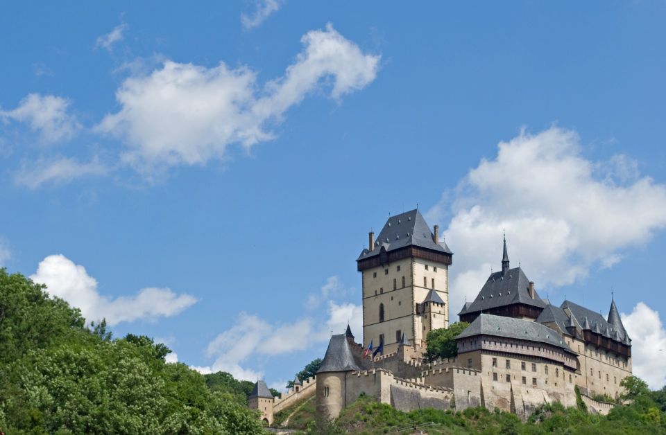 Prague: KarlšTejn Castle Guided Tour With Entry Ticket - Location Details