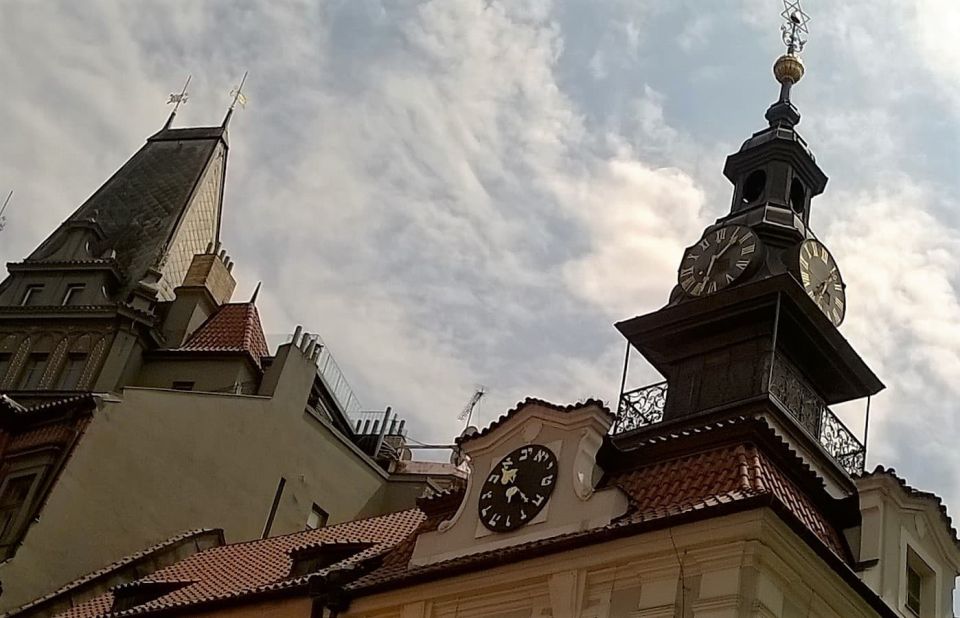 Prague: Old Town and Jewish Quarter Guided Walking Tour - Flexible Itineraries and Starting Times