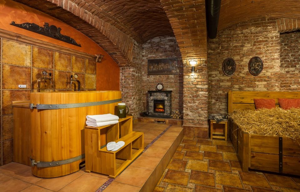 Prague: Private Beer and Wine Spa Experience With Drinks - Experience Highlights