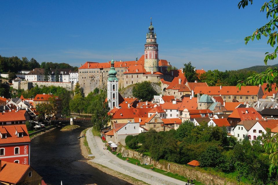 Prague: Sightseeing Transfer to Vienna via Cesky Krumlov - Highlights