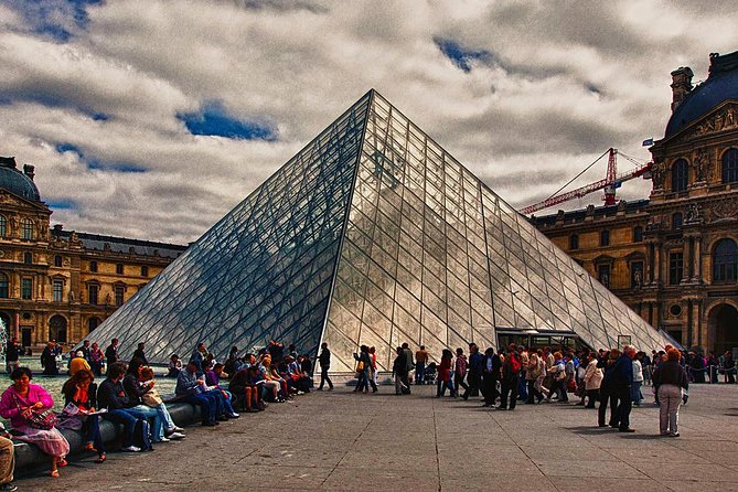 Private 3-Hour Tour in Louvre Museum With Official Tour Guide - Itinerary Overview