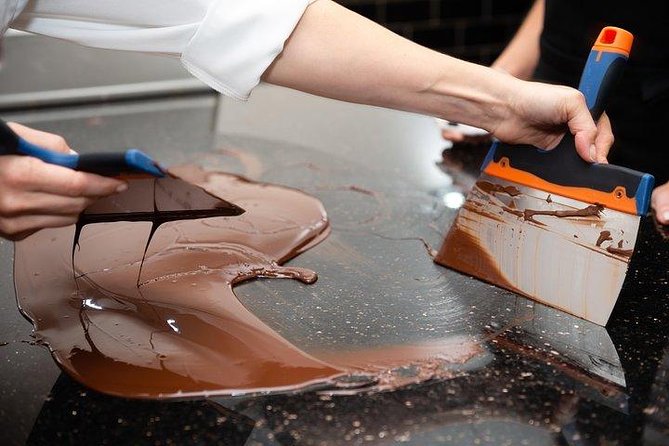 Private Family Chocolate Making Class in Paris - Logistics and Accessibility